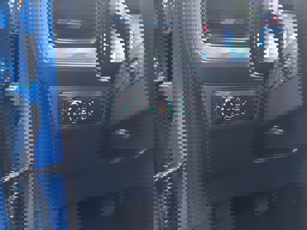 New 2025 Ford Maverick Lobo image 17