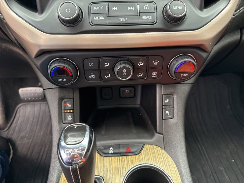 Used 2019 GMC Acadia Denali AWD/4WD image 18