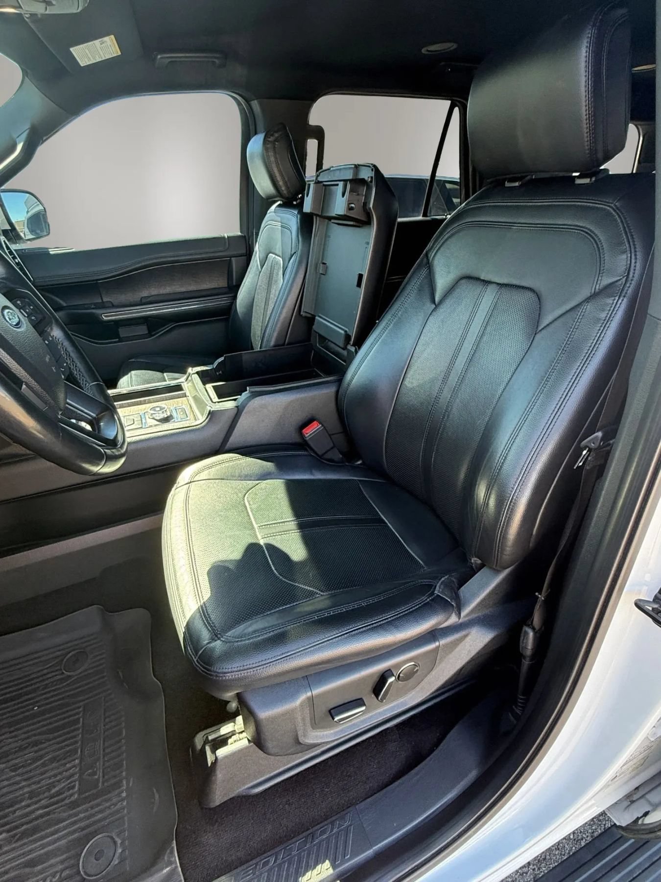 Used 2018 Ford Expedition Limited AWD/4WD image 18