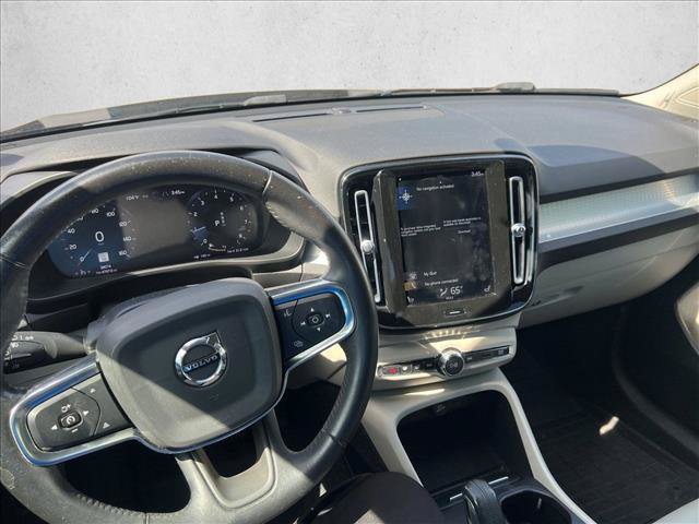 Used 2021 Volvo XC40 T5 Momentum w/ Protection Package Premier AWD/4WD image 12