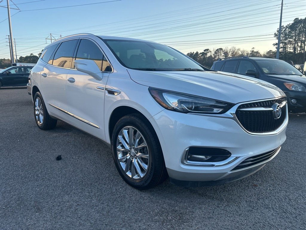 Used 2019 Buick Enclave Essence image 2