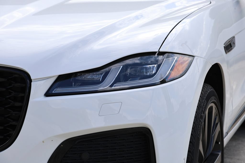 Certified 2026 Jaguar F-PACE R-Dynamic S AWD/4WD image 8