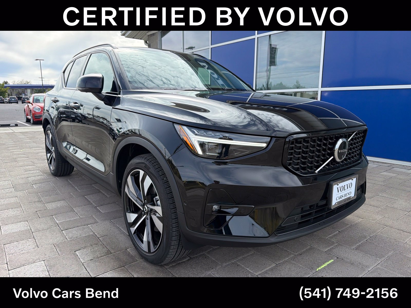 Used 2025 Volvo XC40 B5 Ultra AWD/4WD image 2