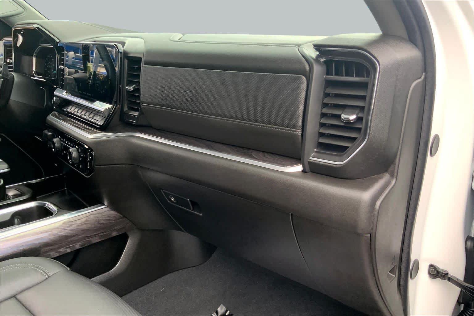 Certified 2026 Chevrolet Silverado 1500 LTZ w/ Z71 Off-Road Package AWD/4WD image 19