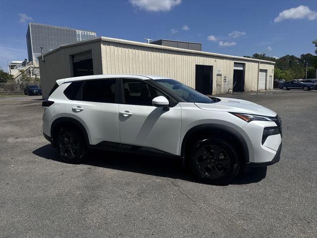 New 2026 Nissan Rogue SV FWD image 4