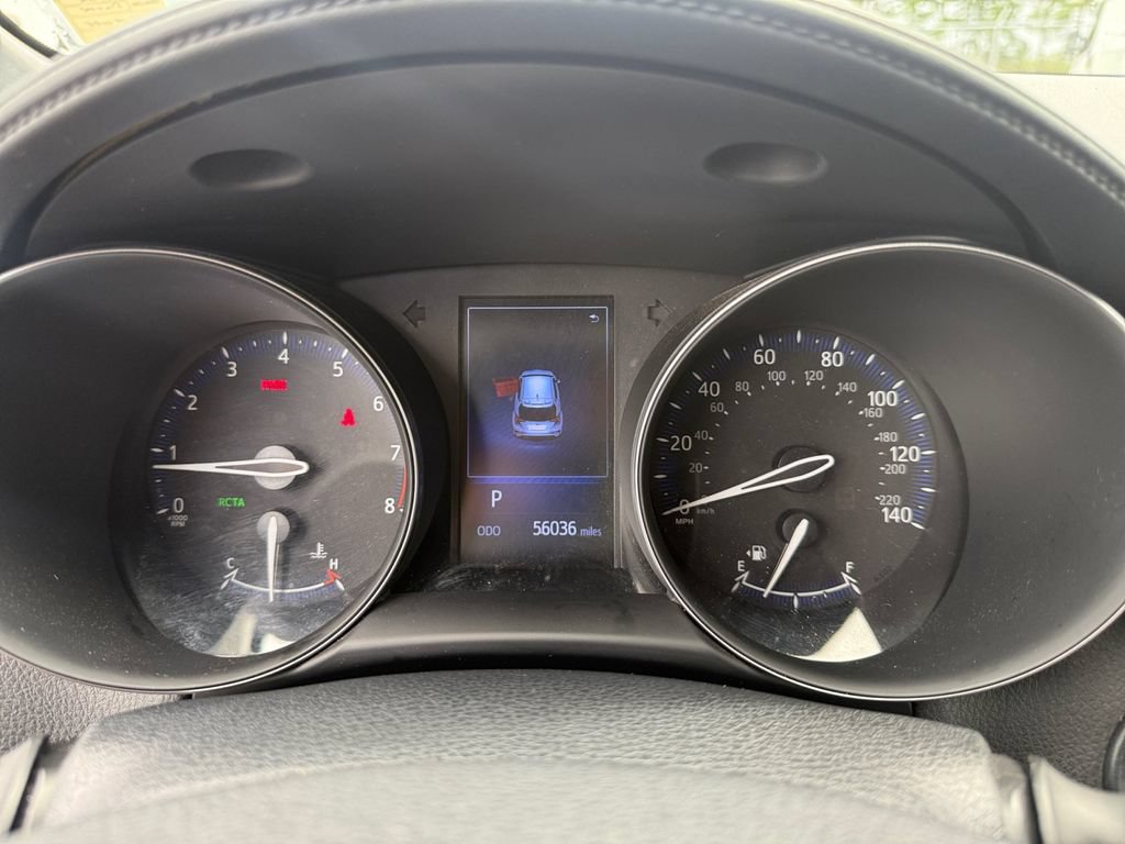 Used 2018 Toyota C-HR XLE FWD image 17