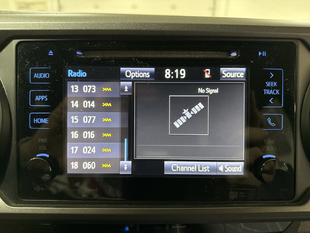Used 2016 Toyota Tacoma TRD Sport w/ Towing Package AWD/4WD image 14