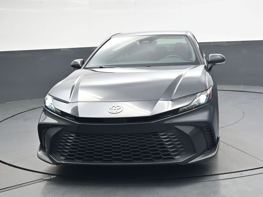Used 2025 Toyota Camry SE w/ Convenience Package image 9