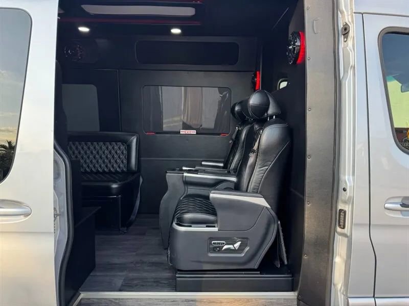 Used 2023 Mercedes-Benz Sprinter 3500 image 30