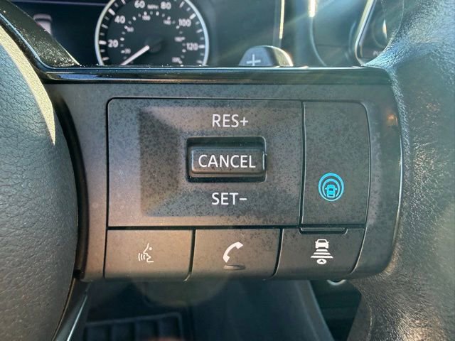 Used 2022 Nissan Rogue SV image 16