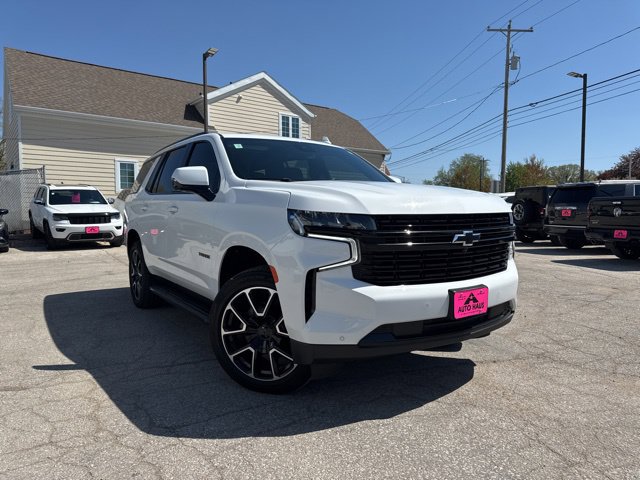 Used 2023 Chevrolet Tahoe RST w/ Luxury Package AWD/4WD image 2