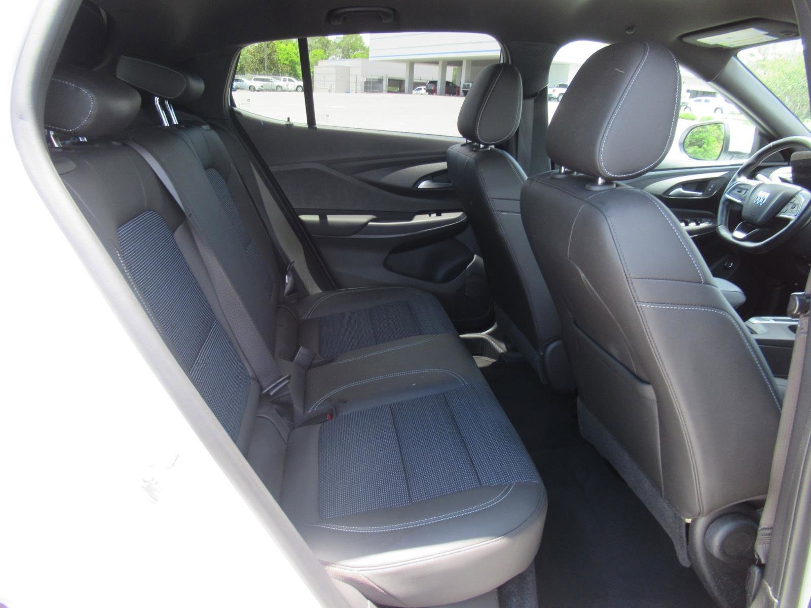 Used 2024 Buick Envista Preferred w/ Convenience I Package FWD image 30