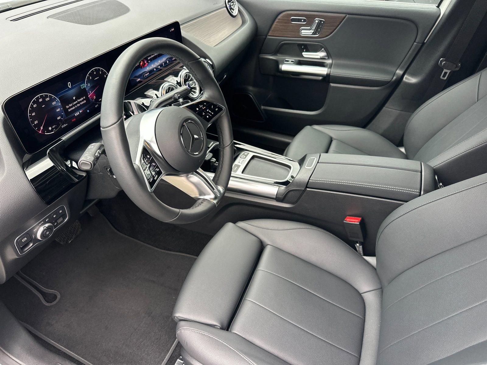 Used 2025 Mercedes-Benz GLA 250 4MATIC image 10