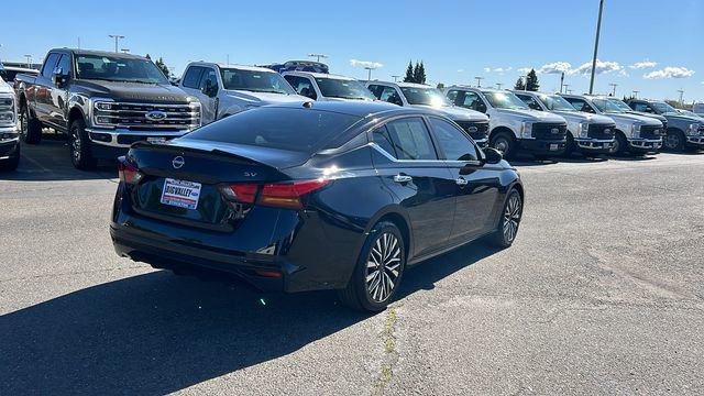 Used 2024 Nissan Altima 2.5 SV FWD image 3