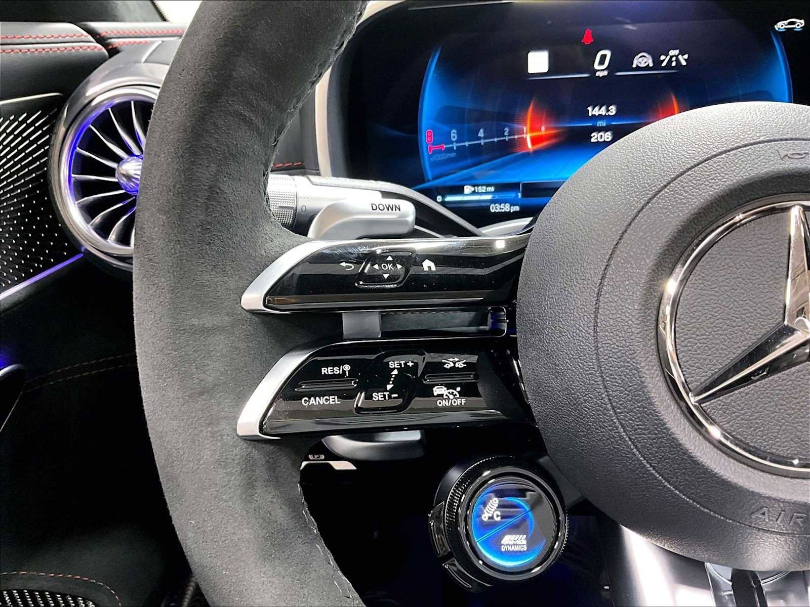 Used 2024 Mercedes-Benz SL 63 AMG 4MATIC image 21