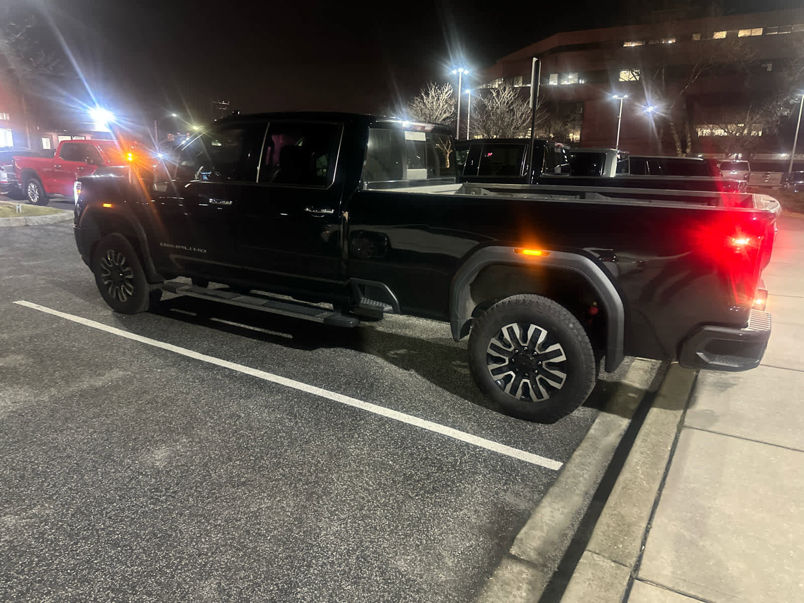 Used 2020 GMC Sierra 3500 Denali w/ Denali Ultimate Package image 4