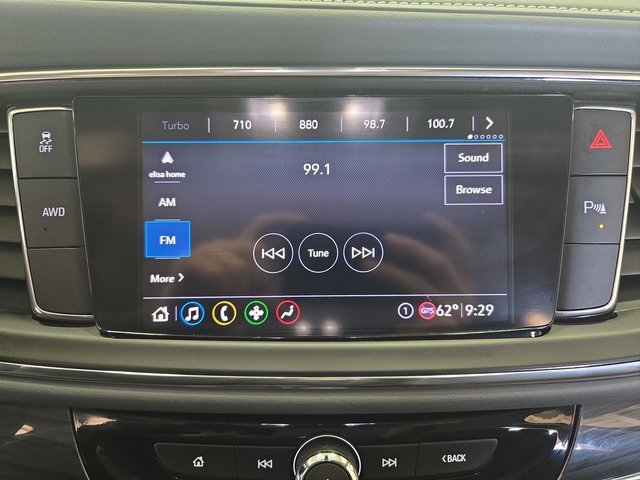 Used 2021 Buick Enclave Essence image 25