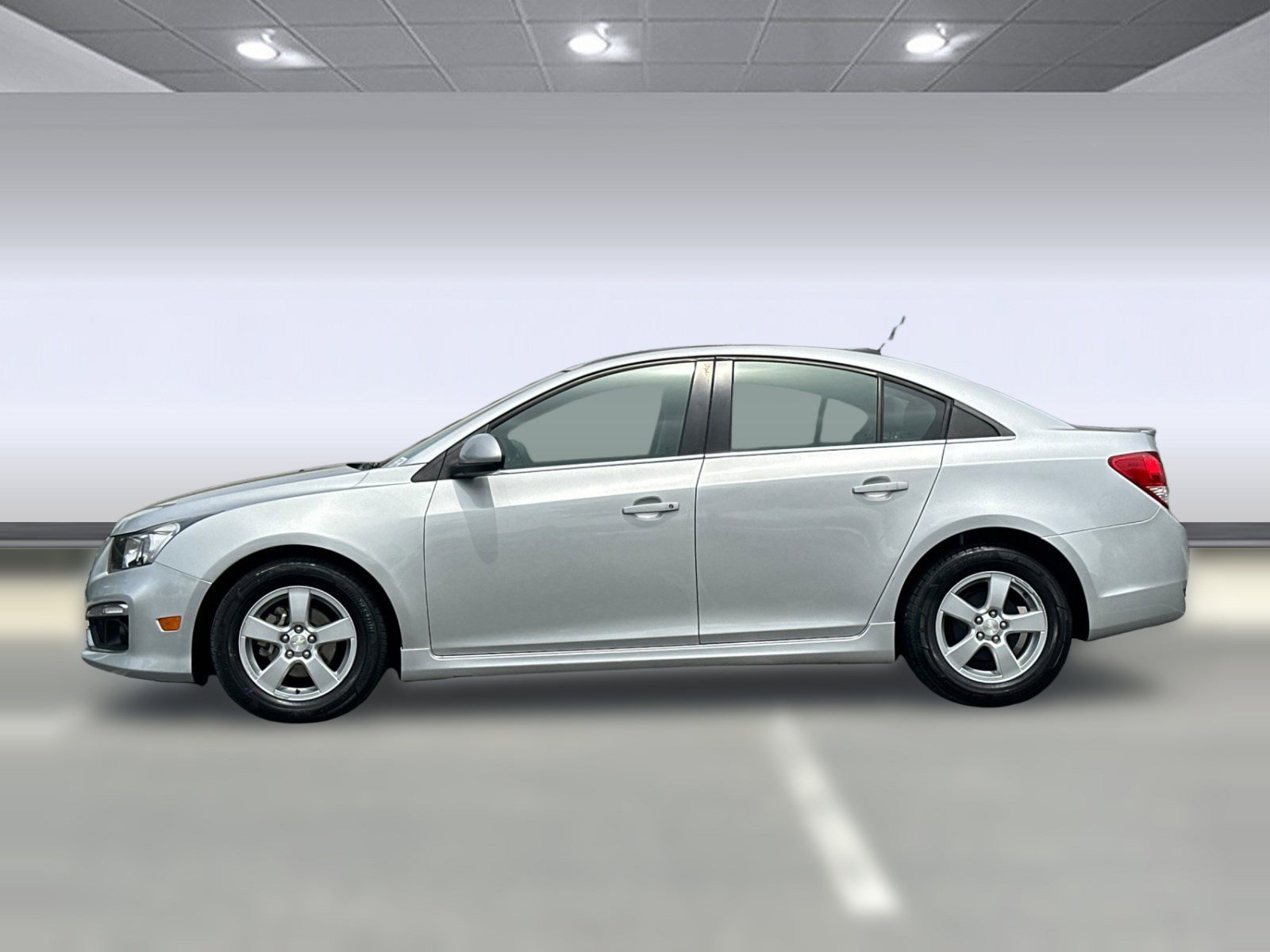 Used 2015 Chevrolet Cruze LT FWD image 2