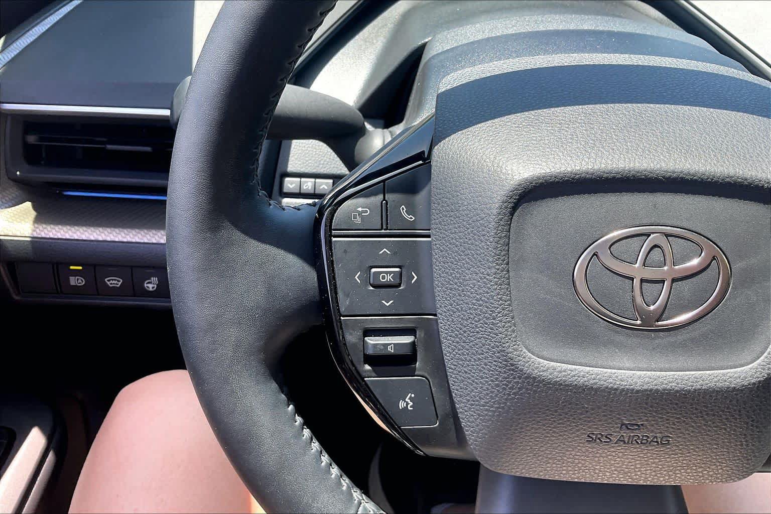 Used 2024 Toyota Prius XLE FWD image 22