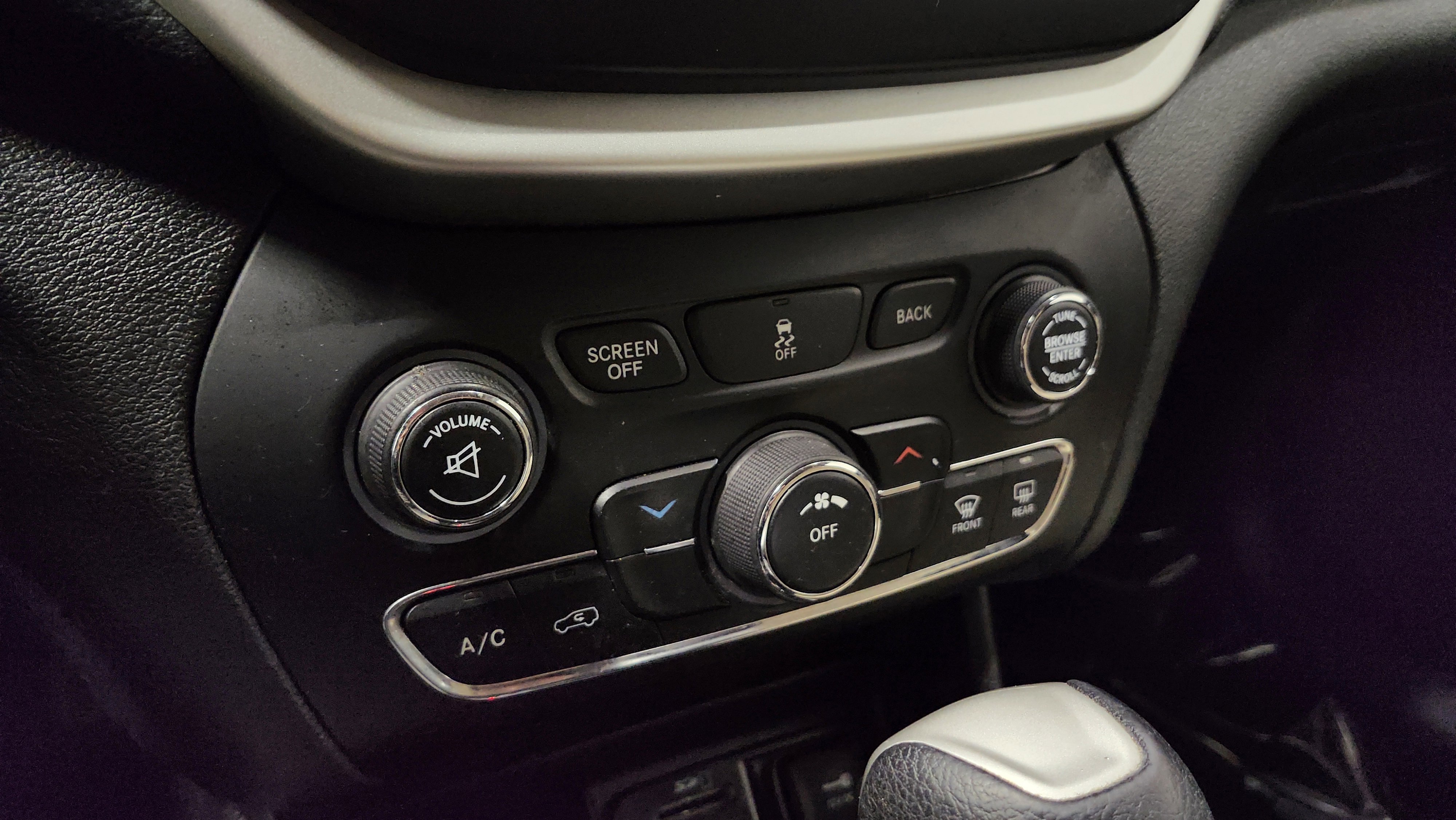 Used 2017 Jeep Cherokee Sport w/ Safety Group image 28