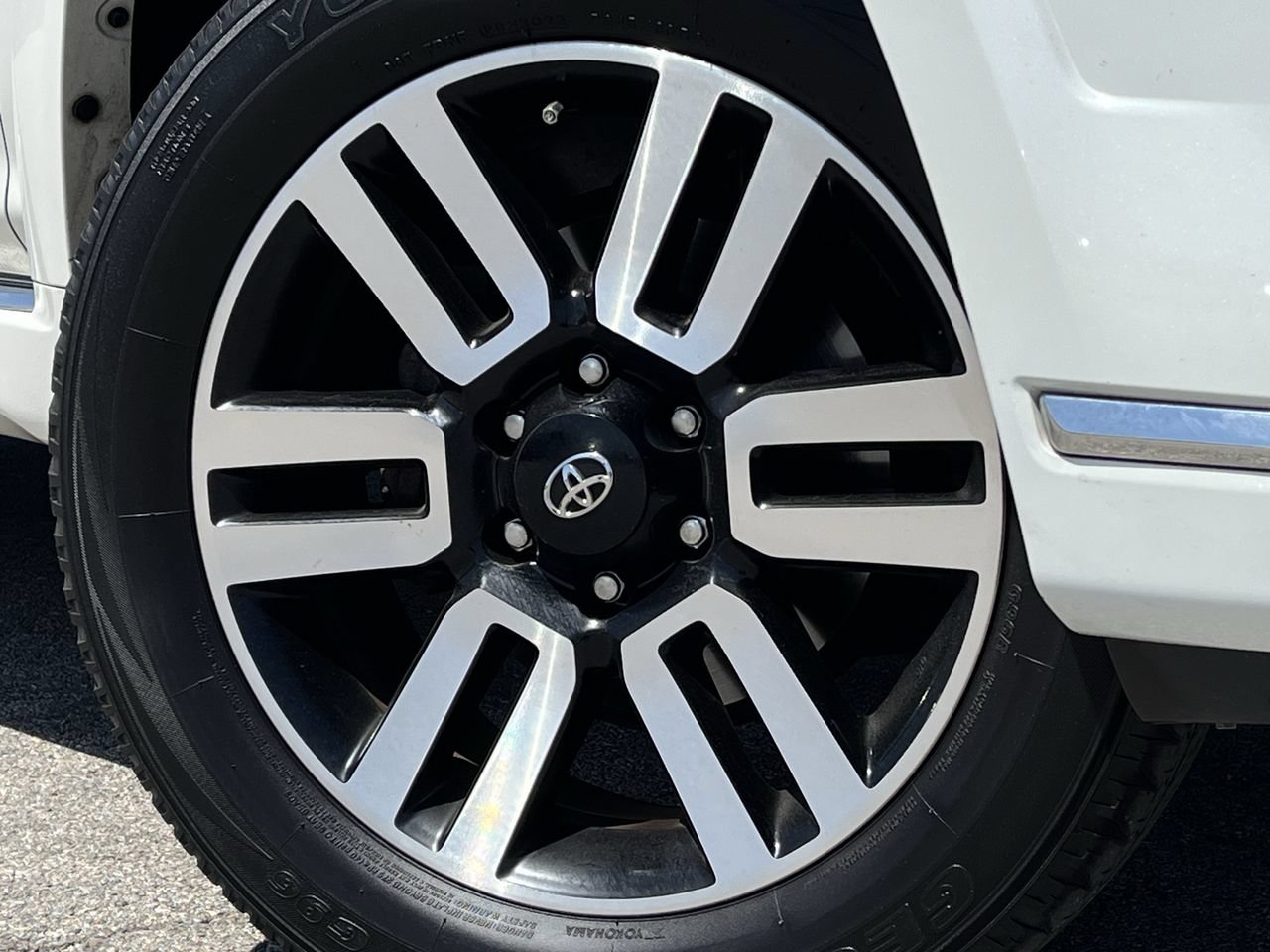 Used 2023 Toyota 4Runner Limited AWD/4WD image 28