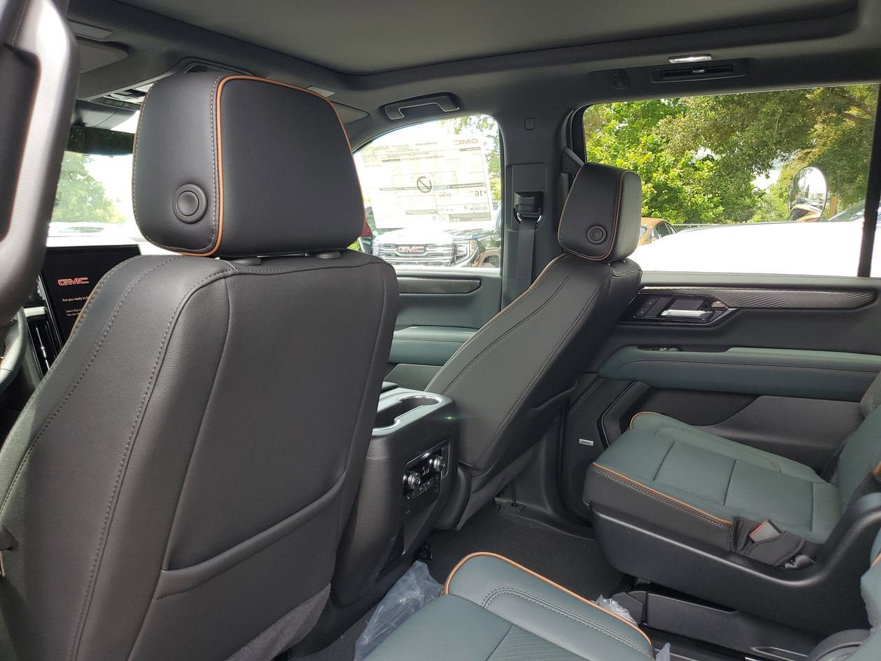New 2026 GMC Yukon XL AT4 w/ AT4 Premium Package AWD/4WD image 10