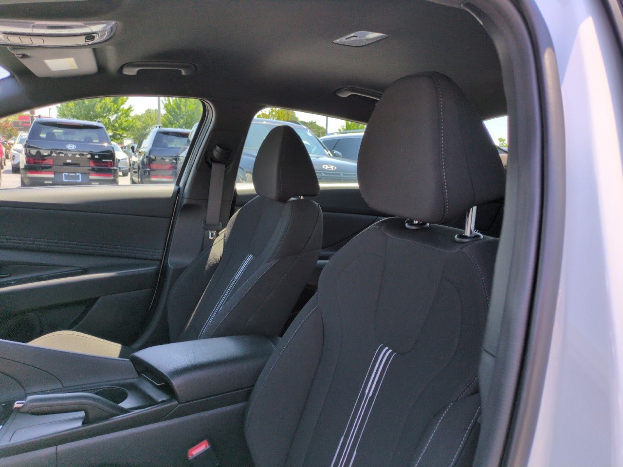 Used 2025 Hyundai Elantra Sport FWD image 14