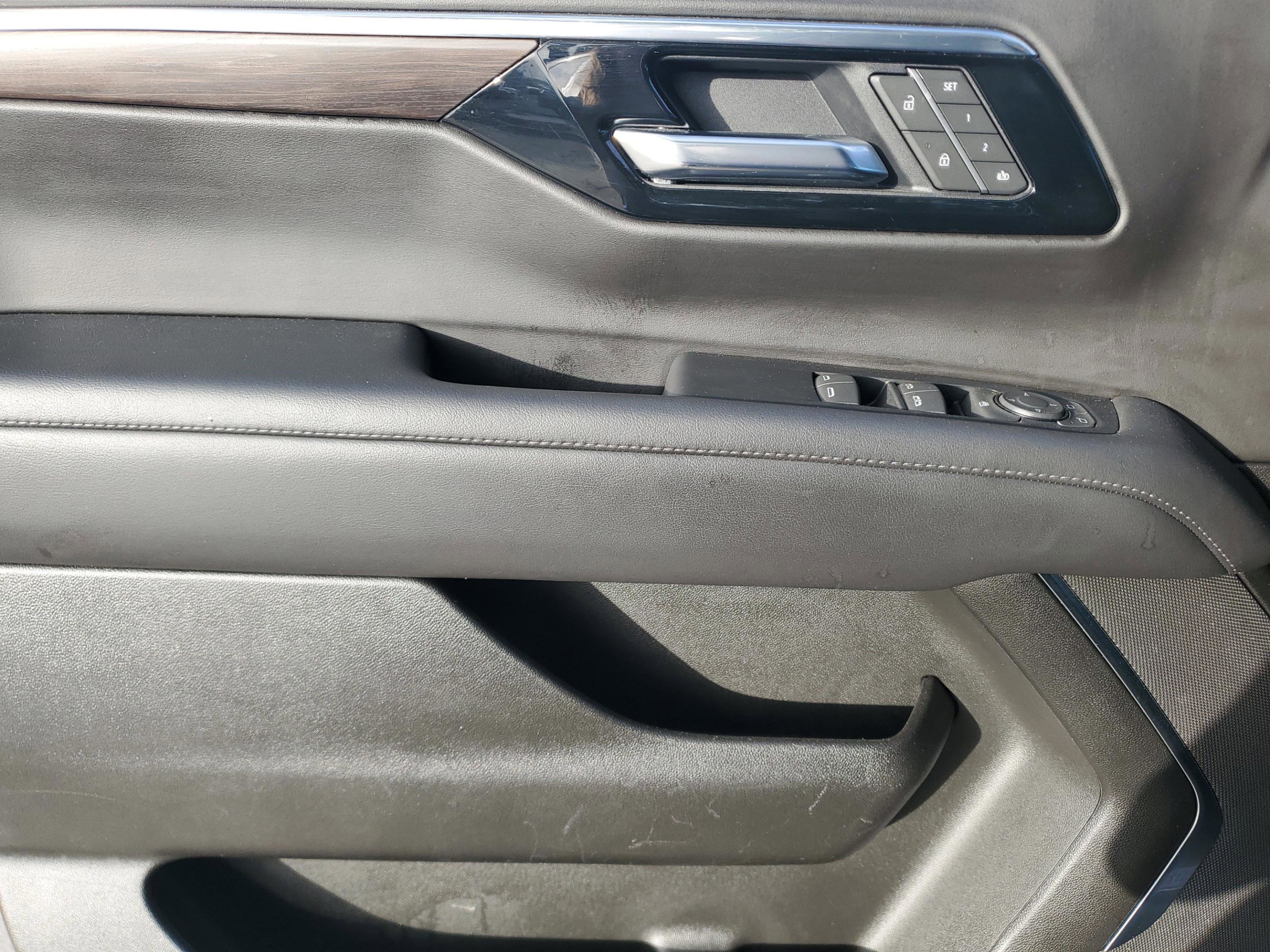 Used 2025 Chevrolet Tahoe LT image 16