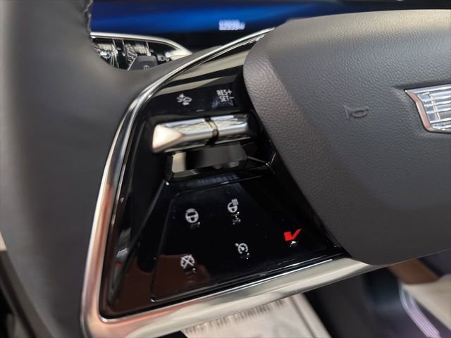 Certified 2026 Cadillac Vistiq Luxury image 18