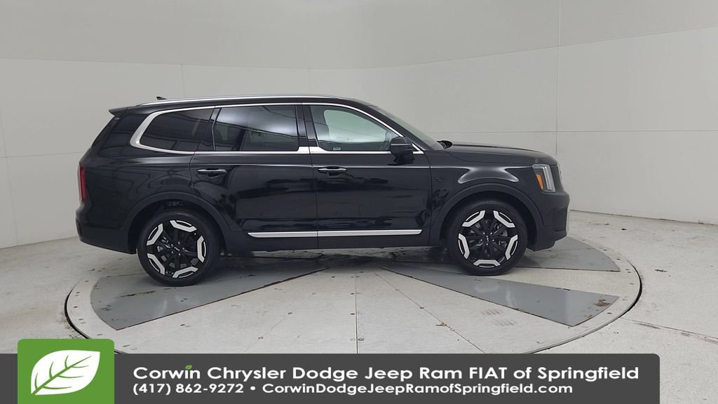Used 2025 Kia Telluride S AWD/4WD image 17