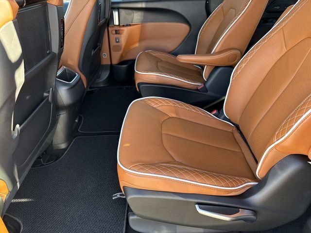 New 2026 Chrysler Pacifica Pinnacle FWD image 9