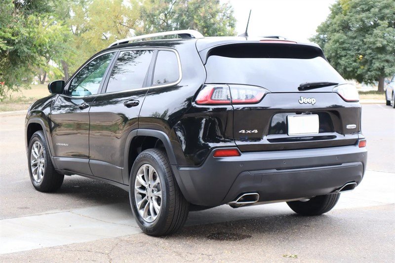 Used 2019 Jeep Cherokee Latitude Plus w/ Cold Weather Group AWD/4WD image 7