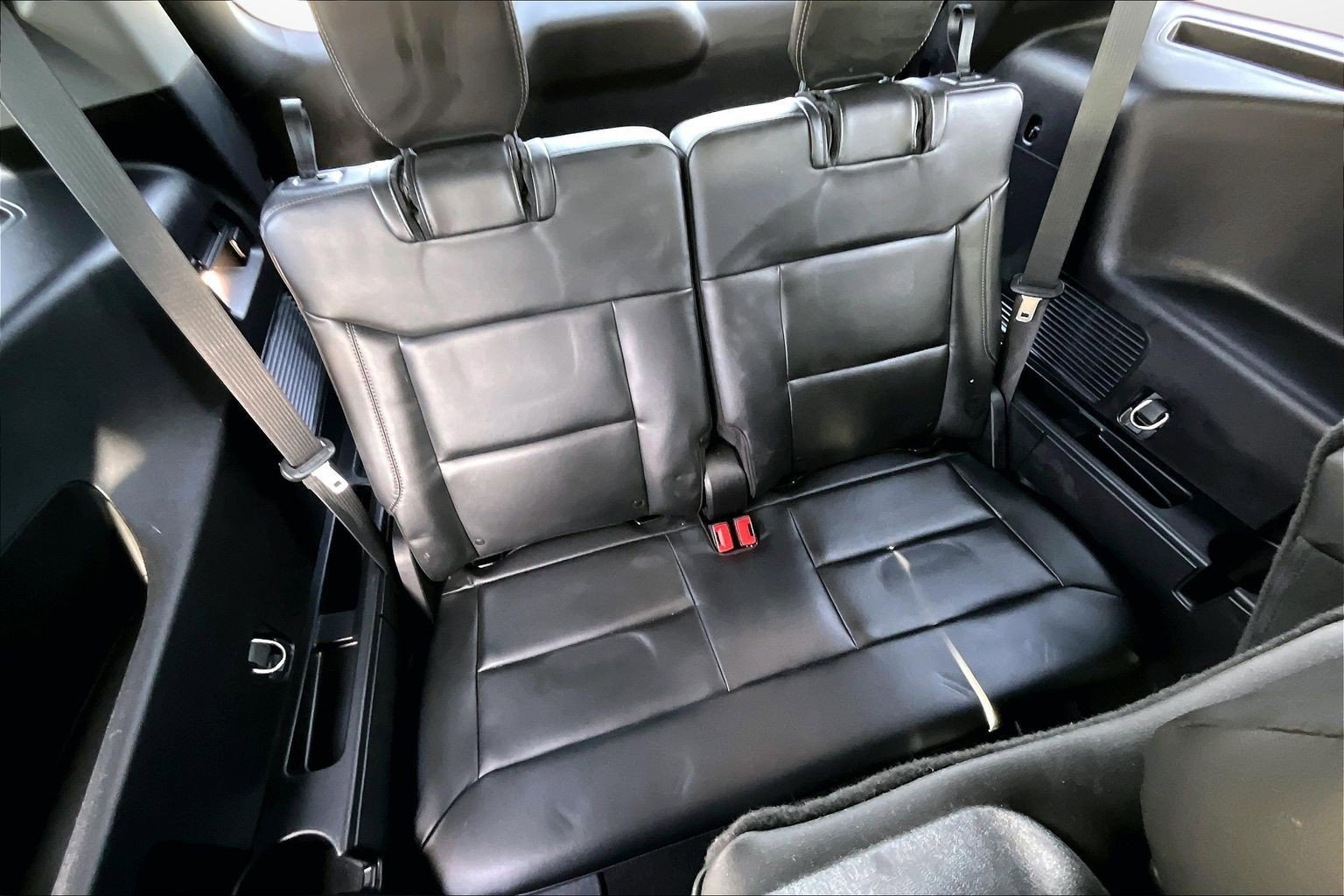 Used 2022 Ford Explorer XLT w/ Equipment Group 202A image 19