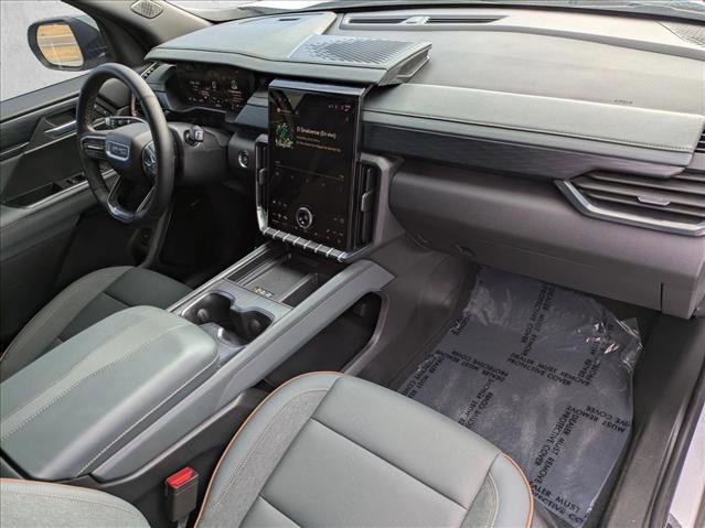 Used 2025 GMC Acadia AT4 w/ LPO, Floor Liner Package image 20