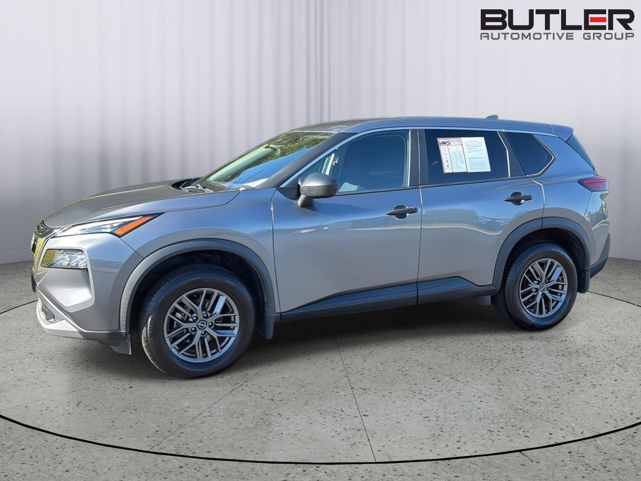 Used 2023 Nissan Rogue S AWD/4WD image 3