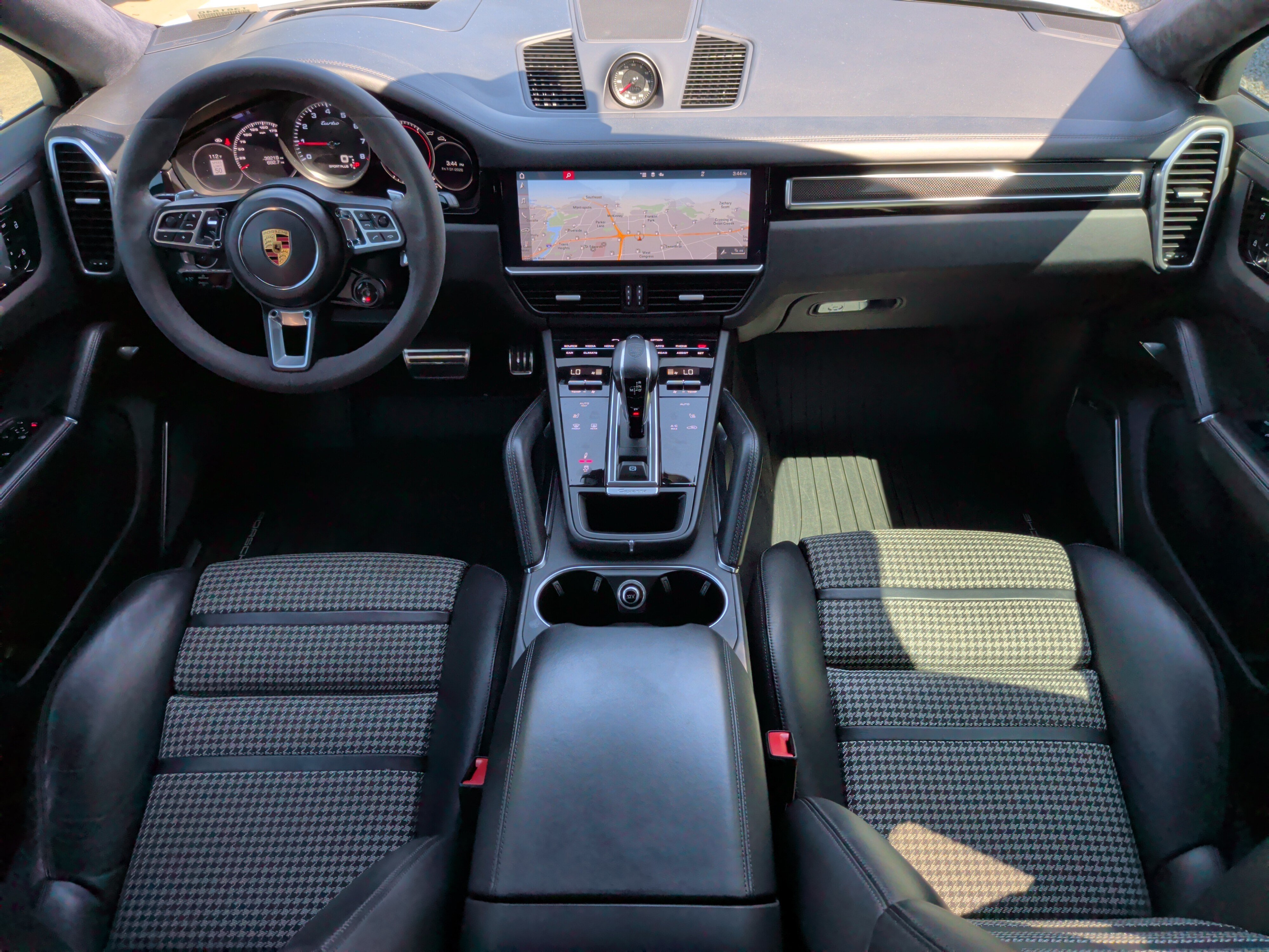Used 2020 Porsche Cayenne Turbo AWD/4WD image 28