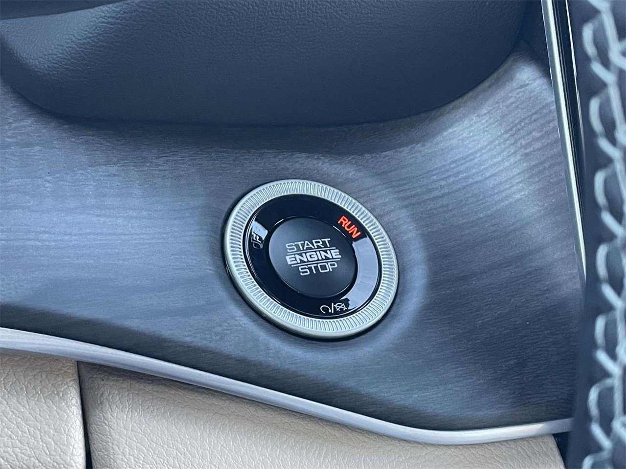 New 2025 Jeep Grand Cherokee Limited image 38