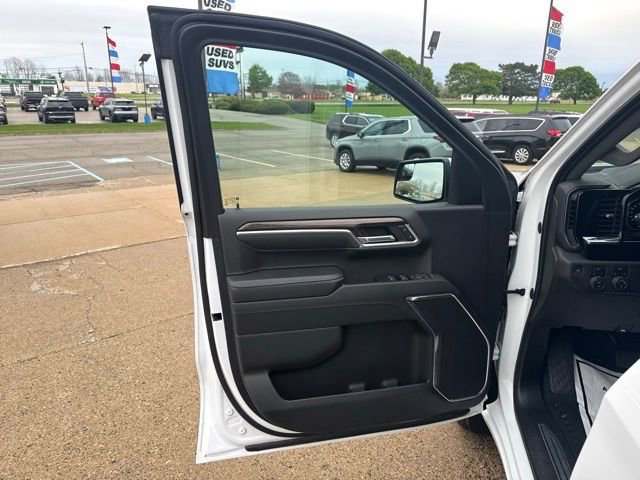 Used 2023 Chevrolet Silverado 1500 LT AWD/4WD image 13