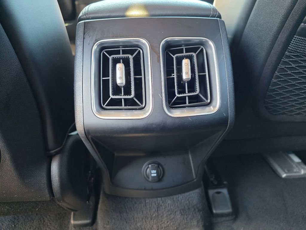 Used 2024 Kia Sorento S image 15