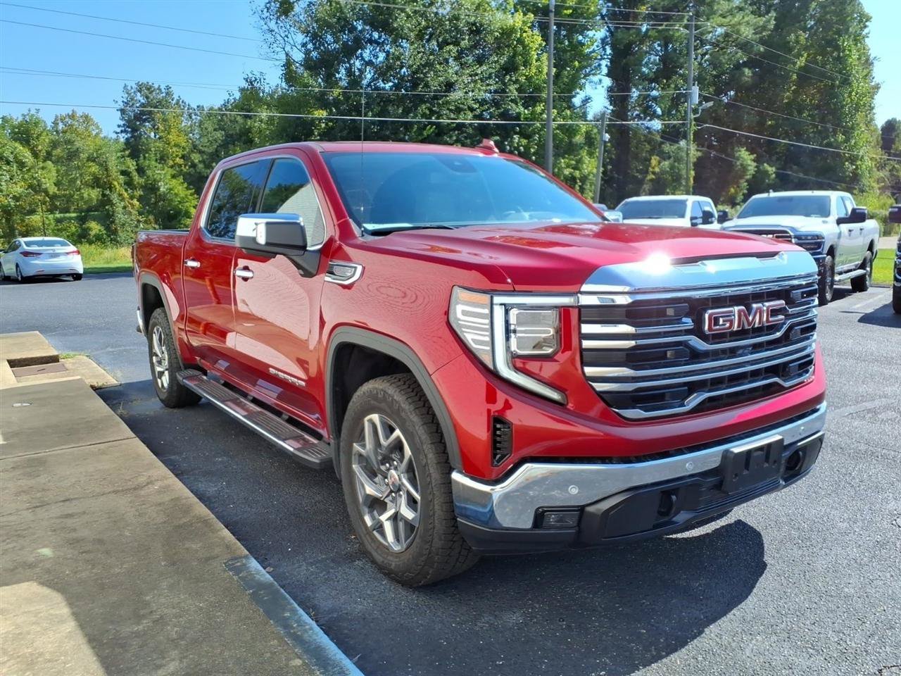 Used 2026 GMC Sierra 1500 SLT AWD/4WD image 3