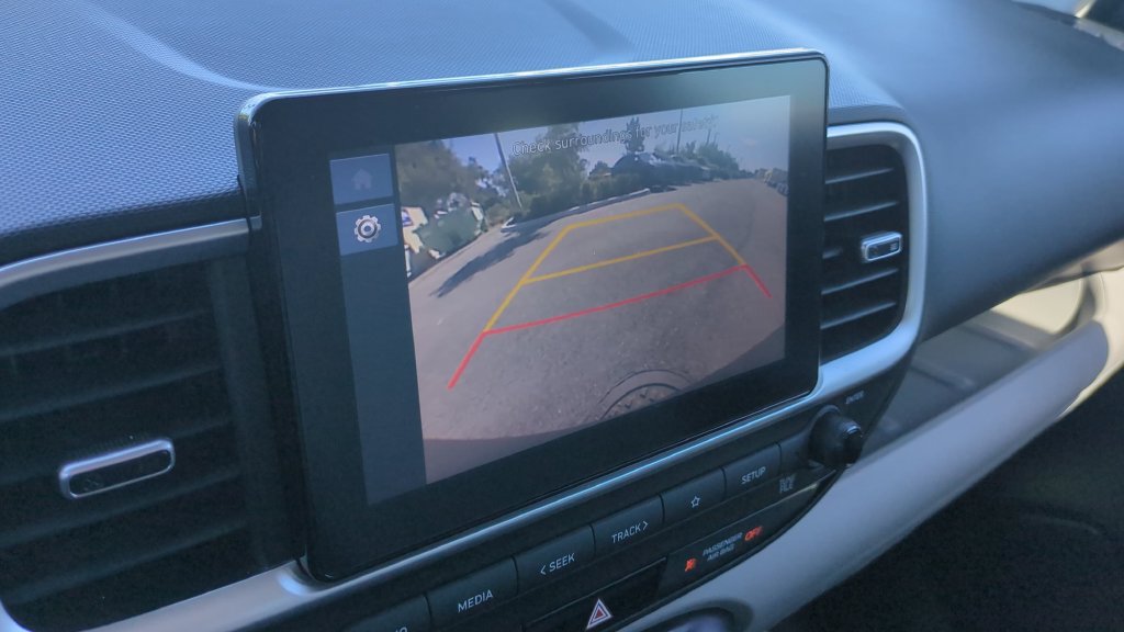 Certified 2024 Hyundai Venue SEL FWD image 17