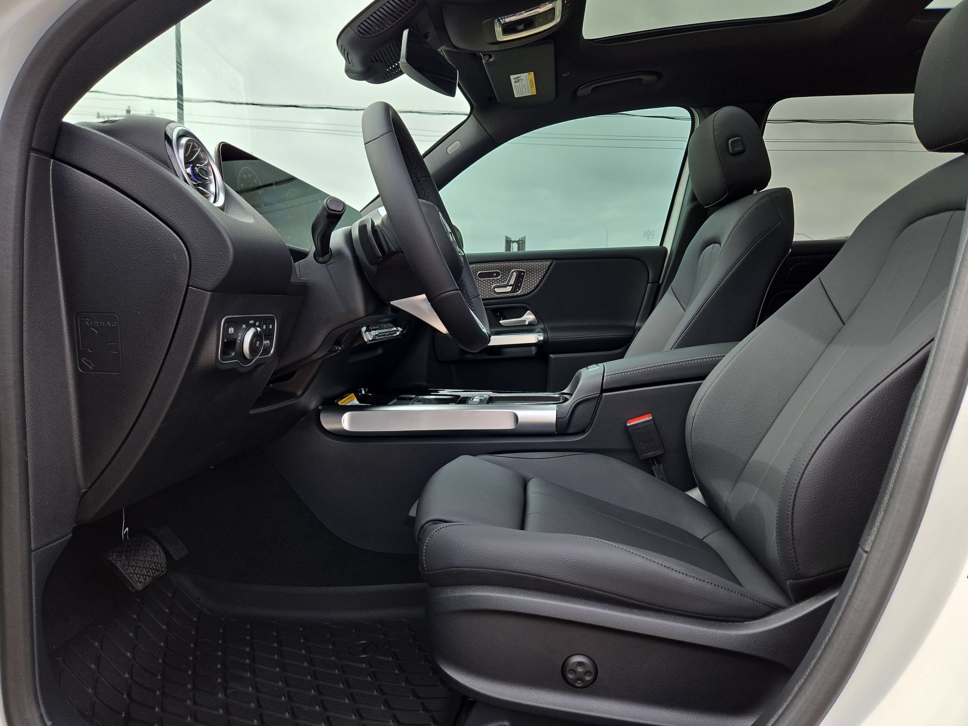 New 2026 Mercedes-Benz GLB 250 image 16