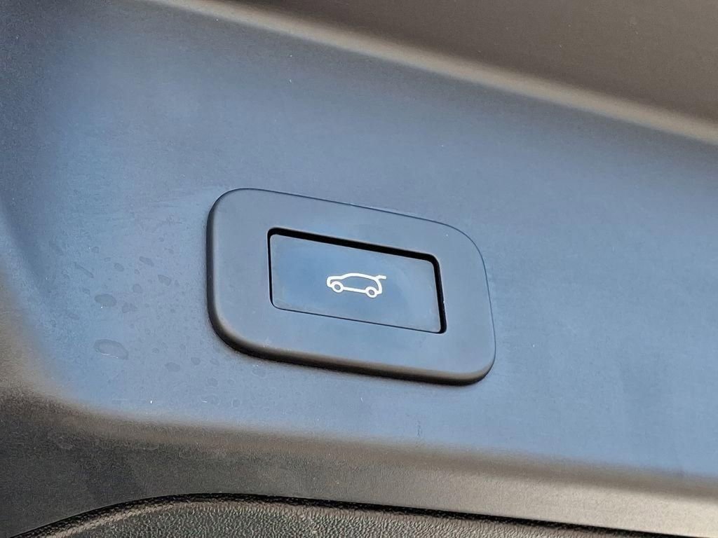 Used 2023 Land Rover Range Rover Evoque R-Dynamic S image 28