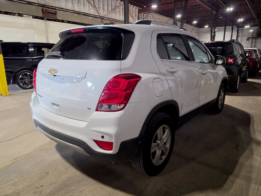 Used 2020 Chevrolet Trax LT AWD/4WD image 2