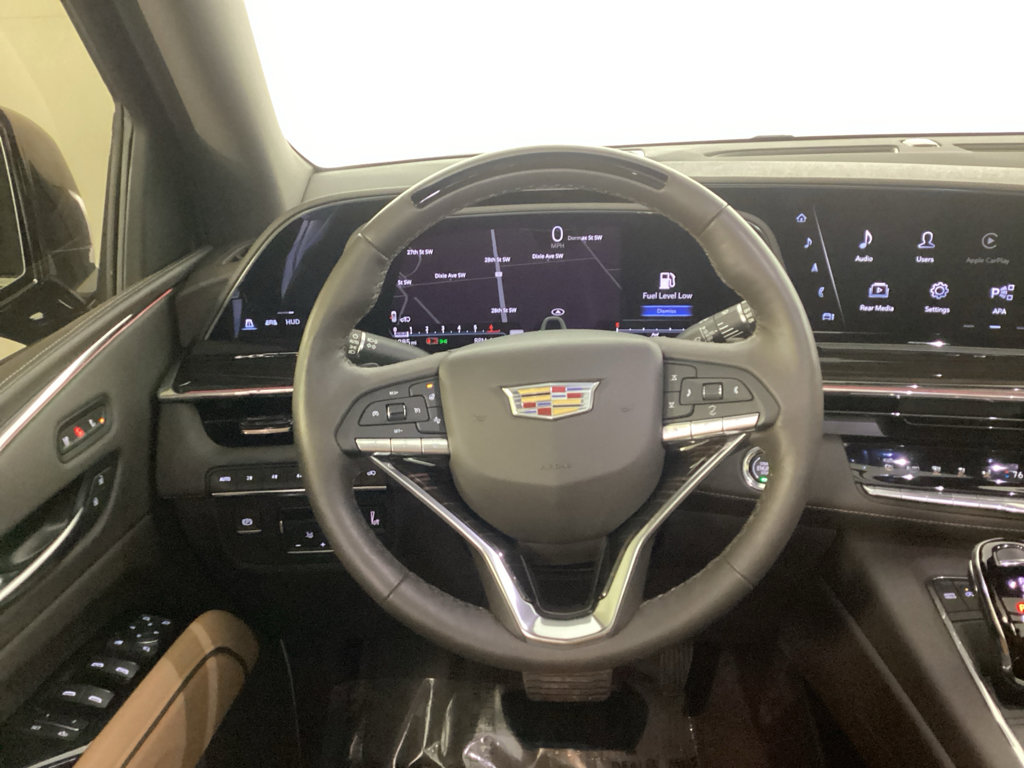 Used 2023 Cadillac Escalade Premium Luxury w/ Performance Package image 24