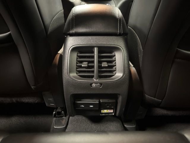 Used 2019 Jeep Cherokee Limited image 33