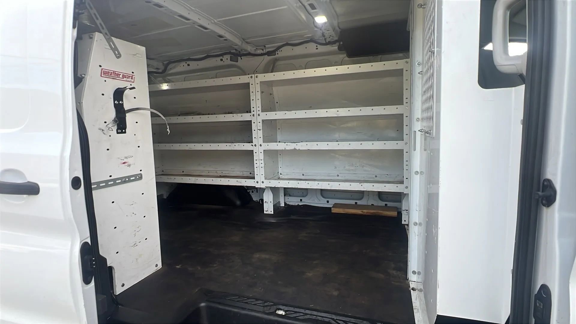 Used 2018 Ford Transit 250 130 Low Roof image 32