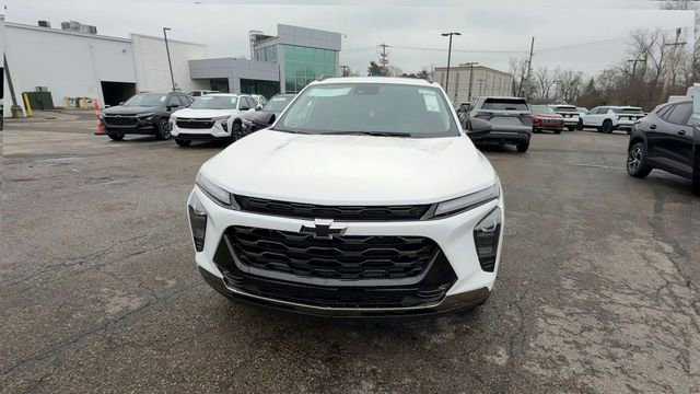 New 2026 Chevrolet Trax ACTIV w/ Sunroof Package FWD image 3