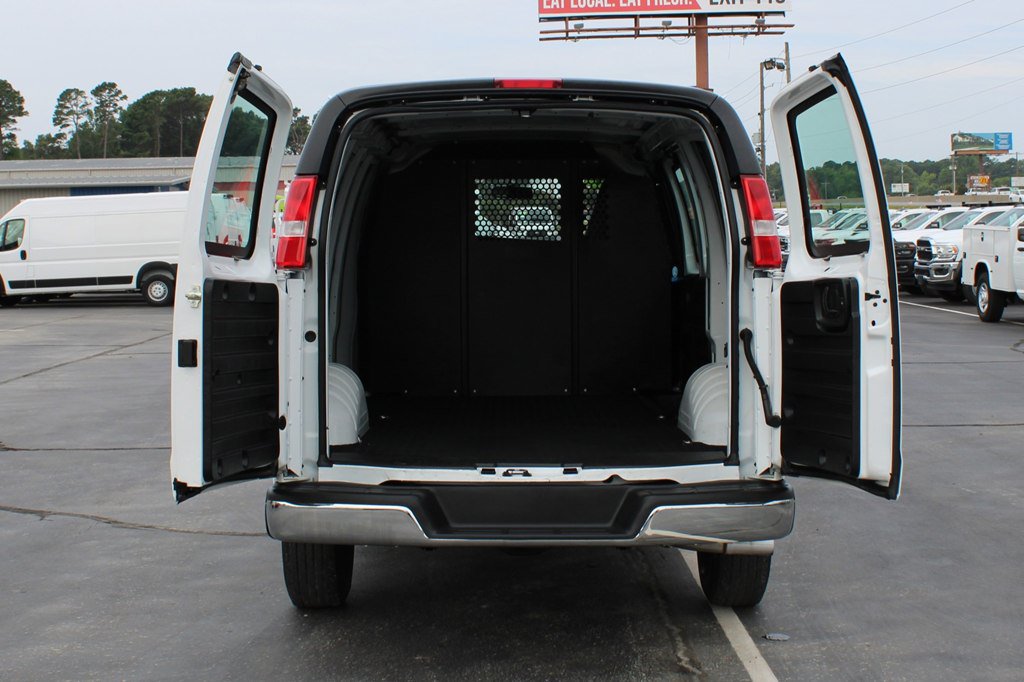 Used 2025 Chevrolet Express 2500 w/ Driver Convenience Package RWD image 15