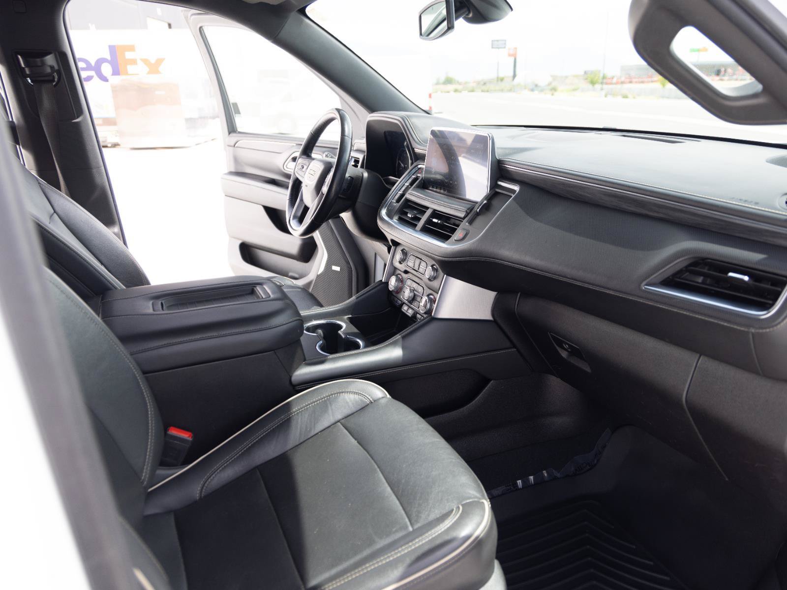 Used 2021 GMC Yukon XL SLT AWD/4WD image 22